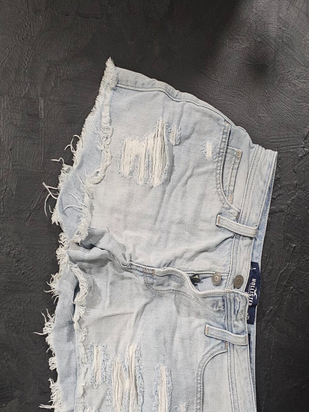 Hollister High Rise Mom Short 3" Size 25